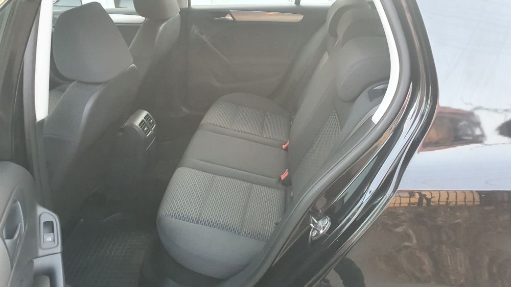 Golf 6 Euro 5 1.6 MPI 102 CP 181.000 km T.U.V.Dublu climatronic incalzire in scaune