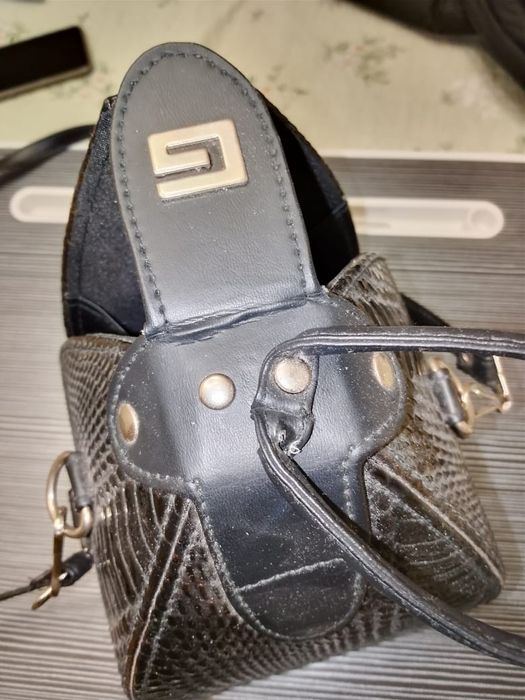 Продам сумки бу в хорошем состоянии