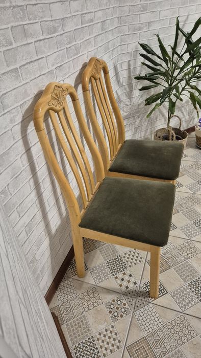 Стол со стульями