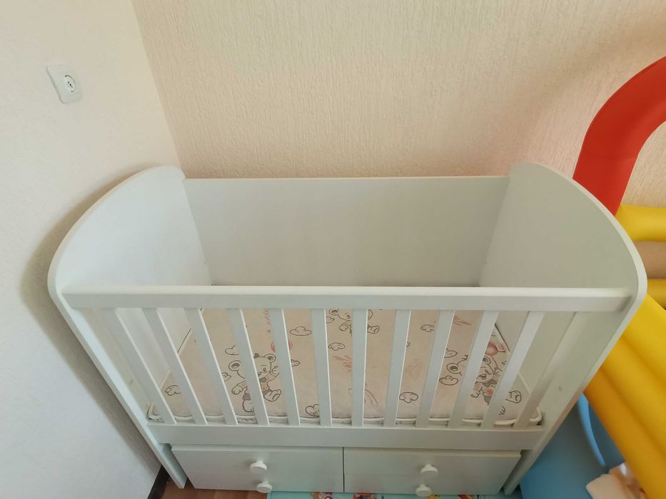 Детска кошара с 4 шкафчета