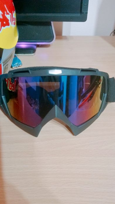 Casca Red Bull de enduro