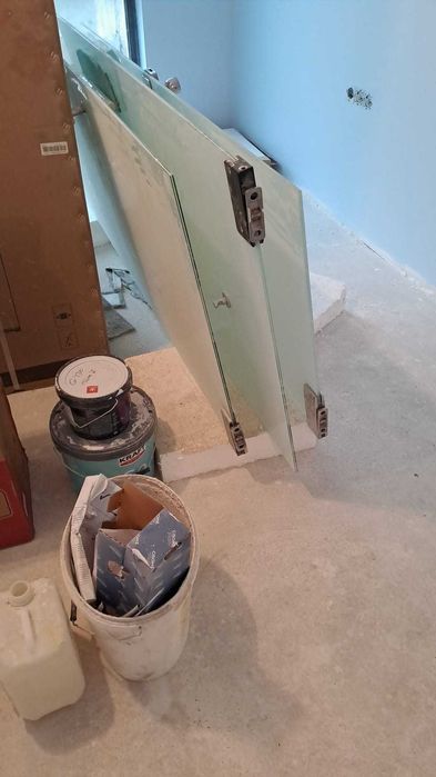 стъклените врати