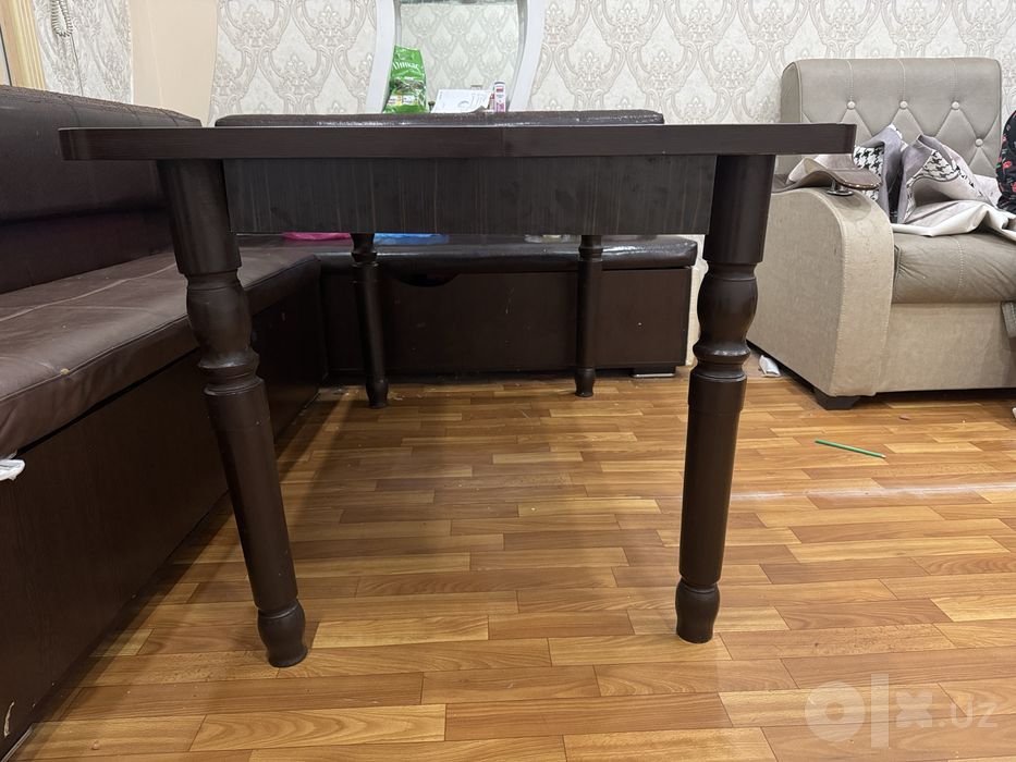 Продается стол и 2 стула