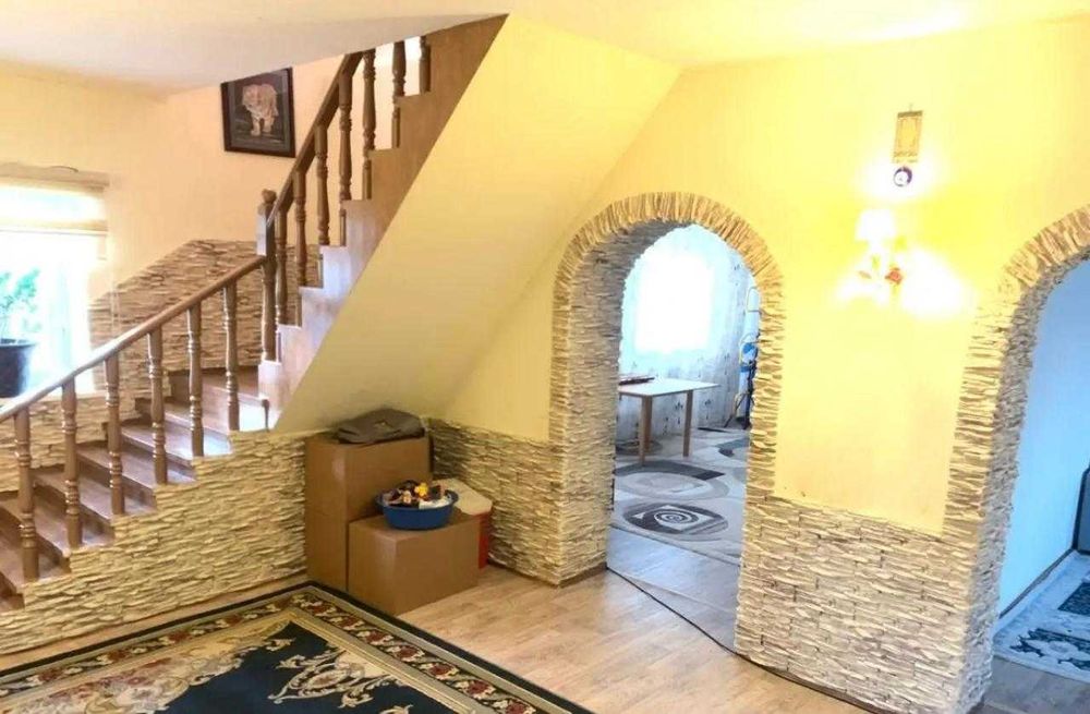 Частный дом с мансардой