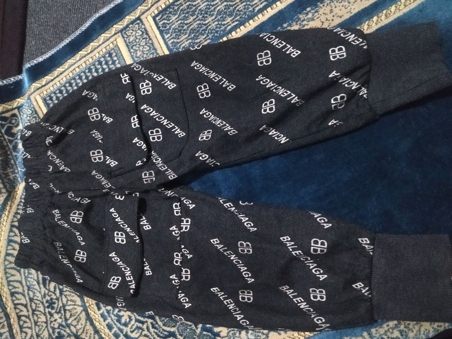 Kiyim sotiladi srochna