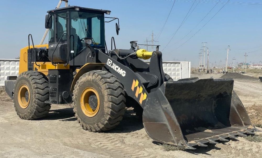 Услуги погрузчика 3 куб 5 тонный