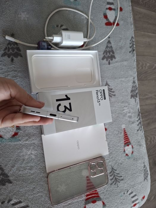 Oppo reno 13 5g ,256 gb memorie interna ,12 gb ram