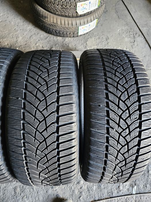 4 anvelope iarna 225 45 17 Goodyear