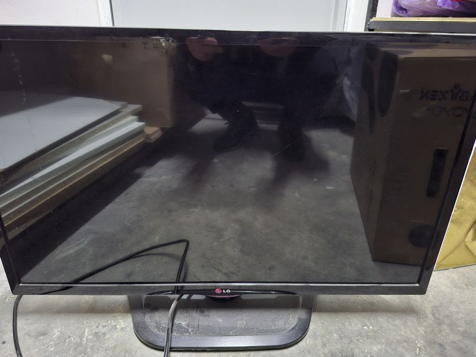 Продам телевизор LG