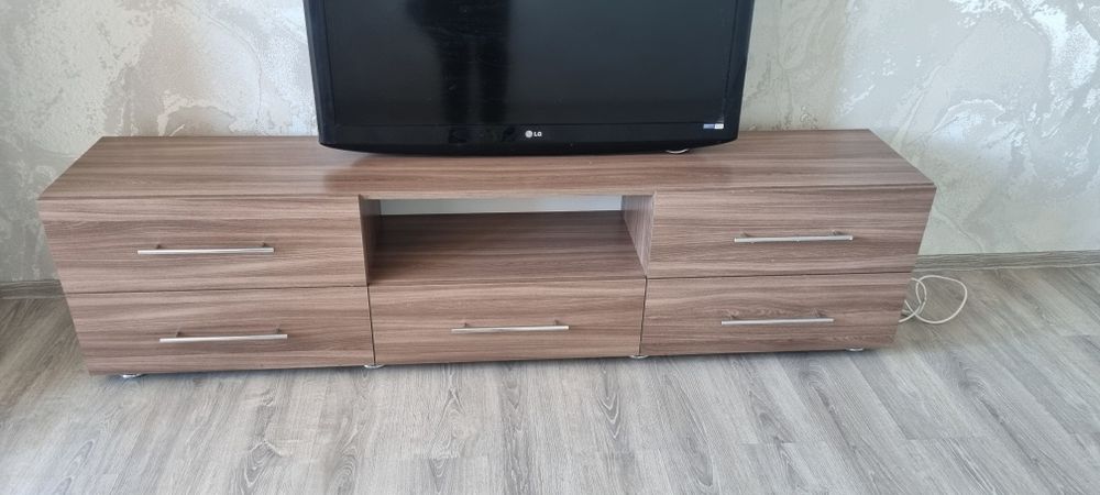 Тумба под телевизор
