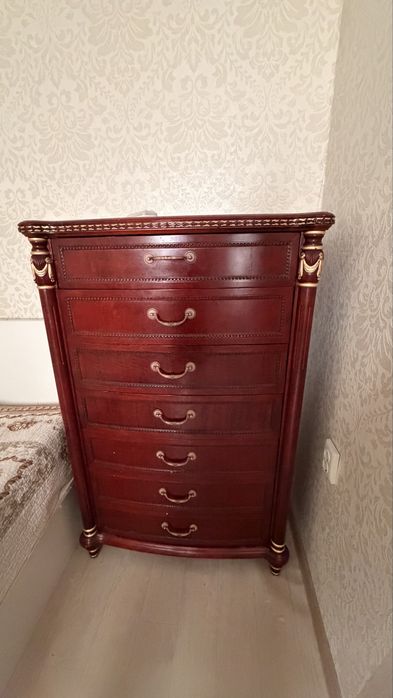 Комод в классическом стиле, 7 ящиков