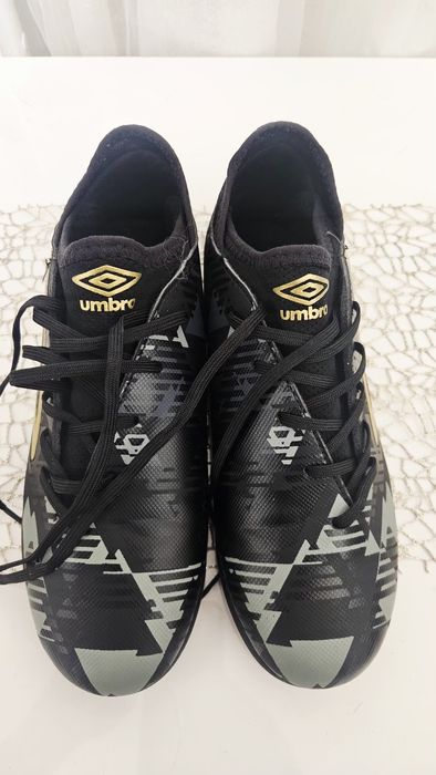 Ghete fotbal sintetic Umbro Formation 40 adidasi original  folosit
