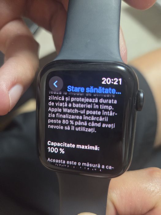 Apple Watch SE (2023), GPS, Cellular, Carcasa Midnight Aluminium 44mm, Midnight Sport Band - M/L

 4.92