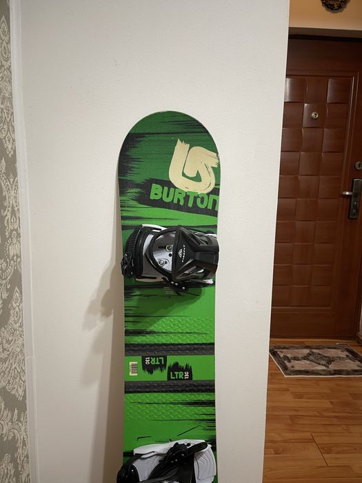Placa snowboard 130 cm burton cu legaturi