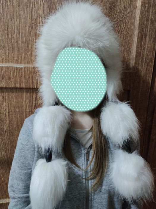 Мека топла пухкава шапка