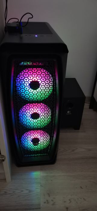 Vând PC AMD Ryzen 5