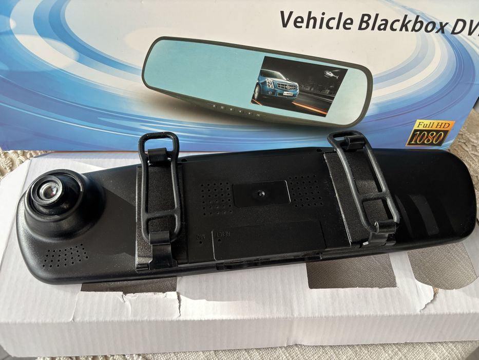 DVR  Огледало  за кола
