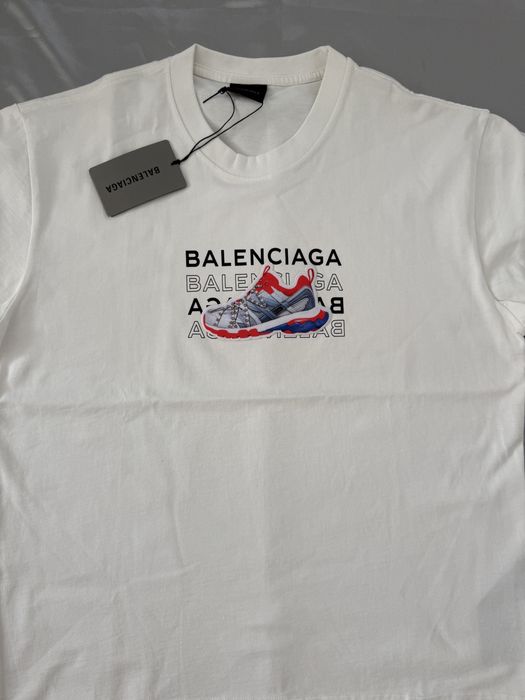 Model unic tricou