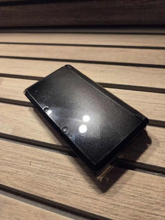 Consola Gaming de colectie Nintendo 3DS Original complet funcțional în stare foarte bună atât estetic cât și tehnic
