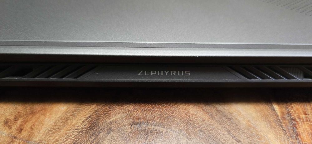 ASUS ROG Zephyrus Ryzen 7 4800HS 40GB RAM + Бонус втори 4К IPS дисплей