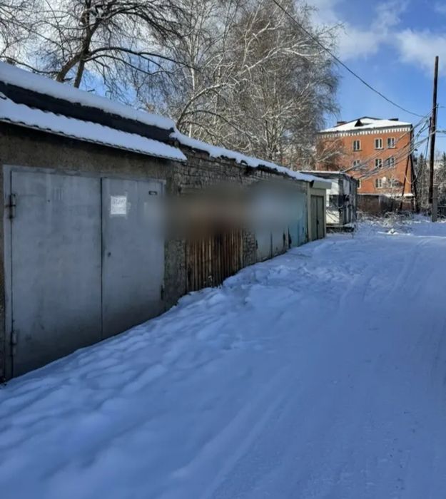 Продам гараж в центре.