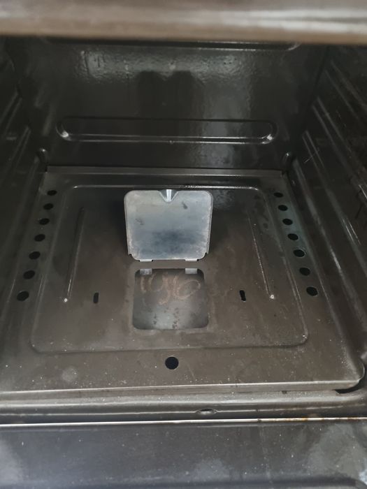 Продам газовую плиту