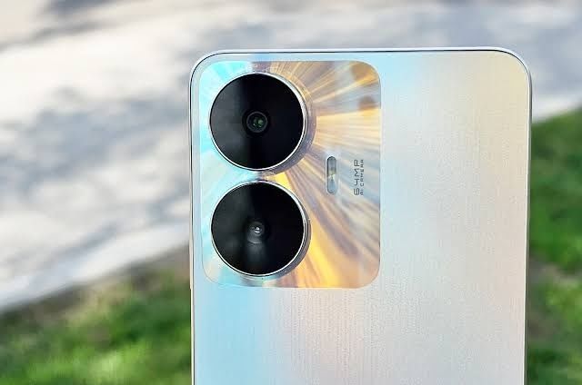 Продам телефон Realmi C55 + Цасы в падарок