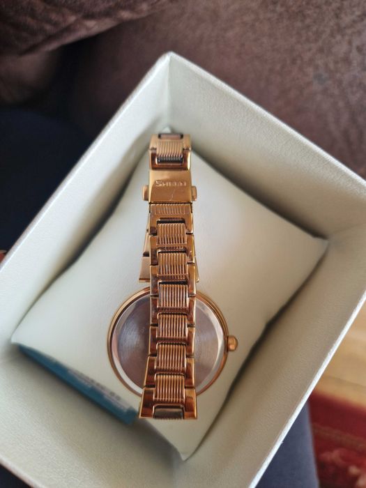 Часовник Casio Sheen