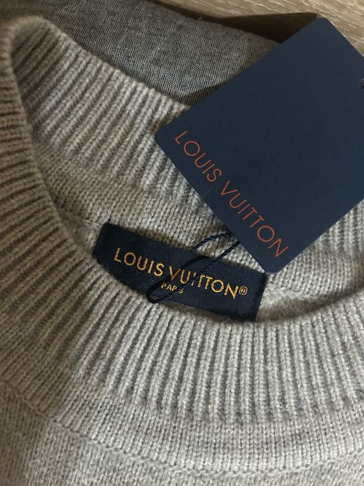 Lv sweater сив цвят