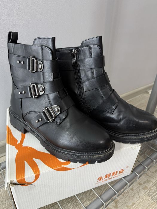 Продам зимние сапоги