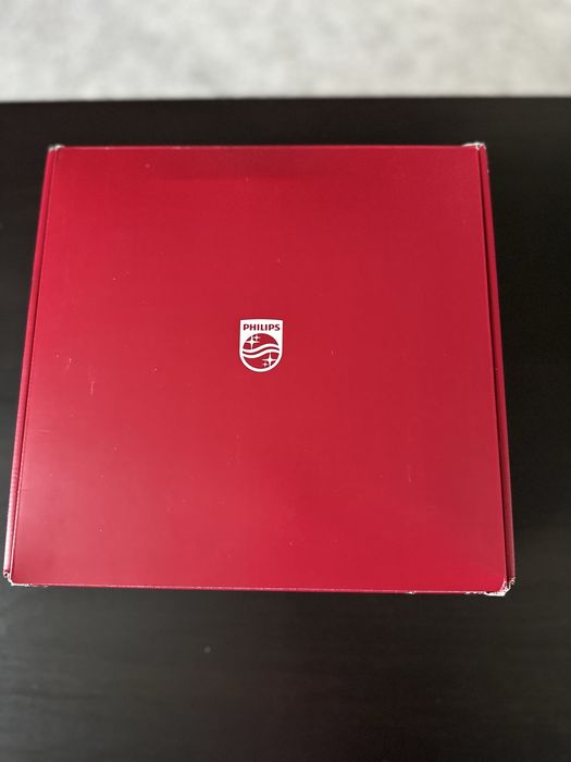 Фотоепилатор philips lumea ipl 9900 bri977