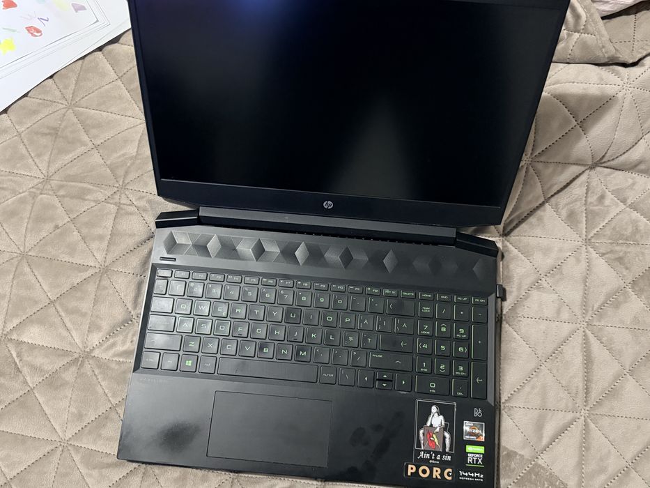 Vand laptop gaming hp pavilion 144hz