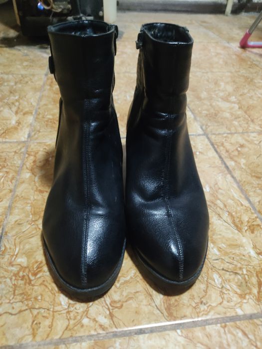 Ayollar qiwki oyoq kiyimi holati yaxshi