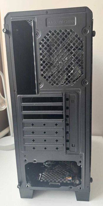 Продам системный корпус AeroCool