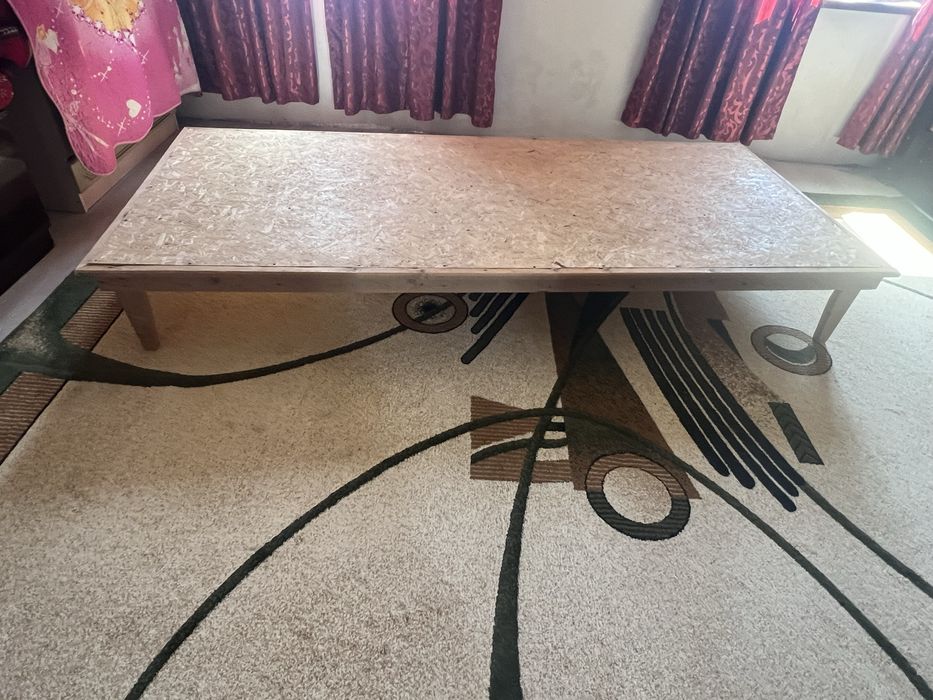 Үстел сатыл.     .