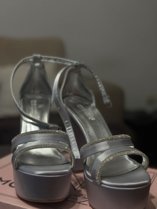 Дамски токове.