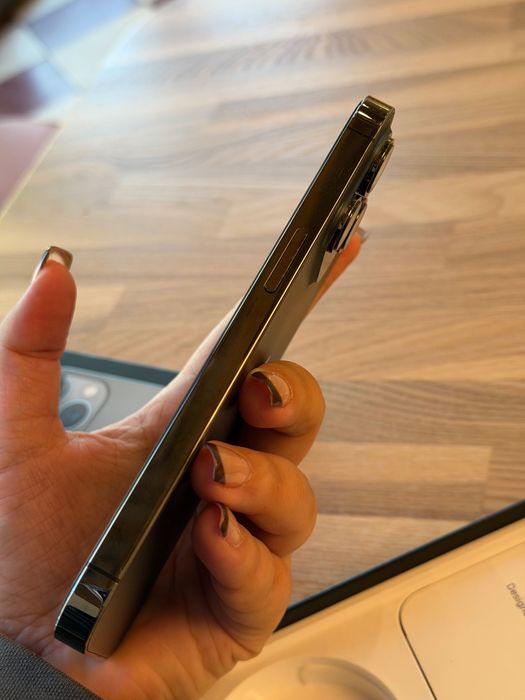 Продам iPhone 13 Pro, 256 ГБ, Graphite
