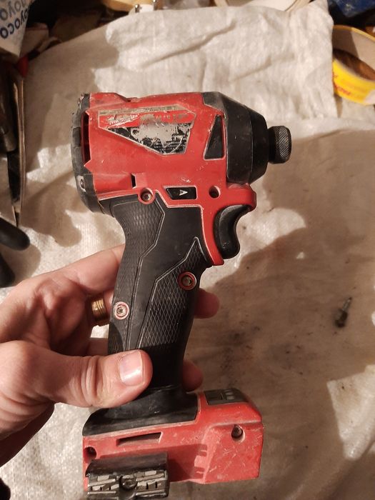 Milwaukee împac fid2