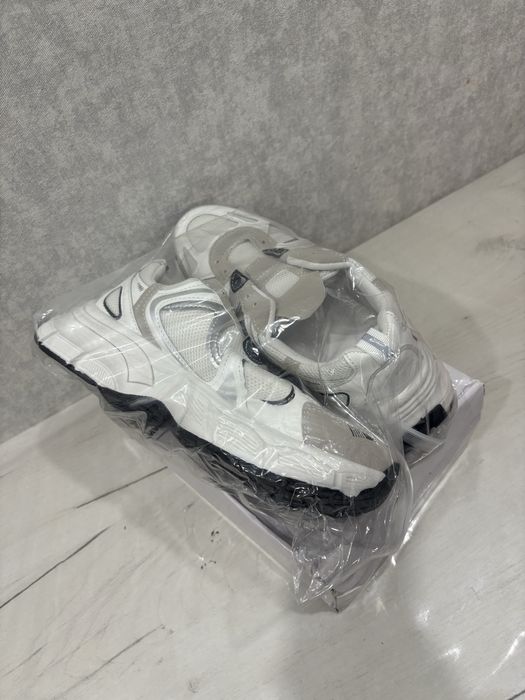 Кроссы новый 39-40