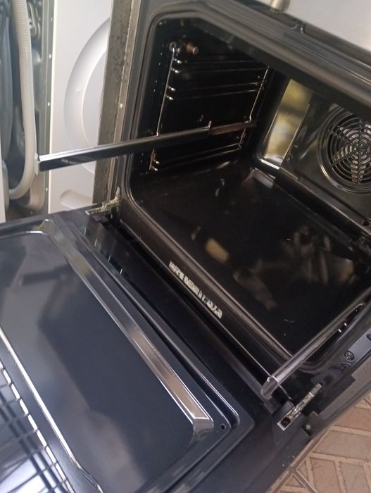 Иноксова свободно стояща печка с керамичен плот Asko 2години гаранция!