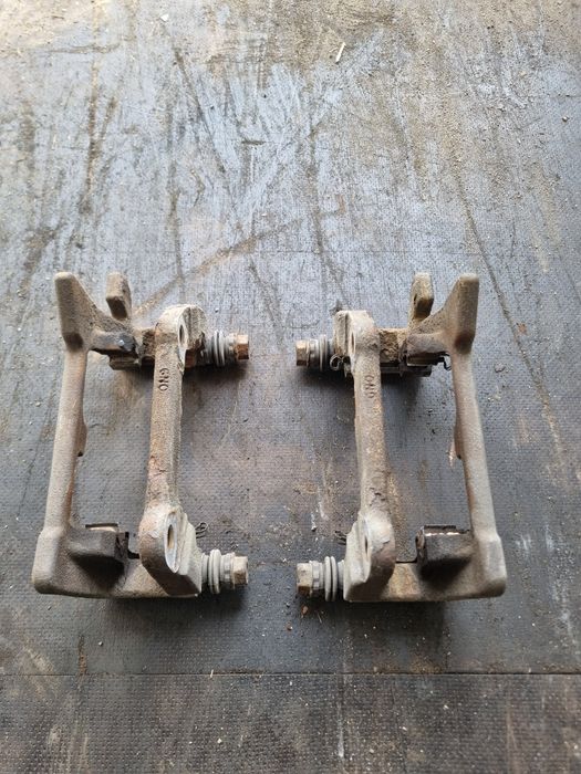 Portetrier suport etrier spate original Audi A4 B8 8K 2008-2012 1.8 tf