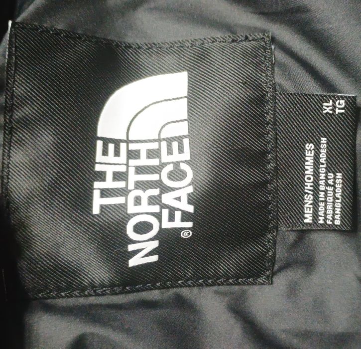 Vând geaca North Face