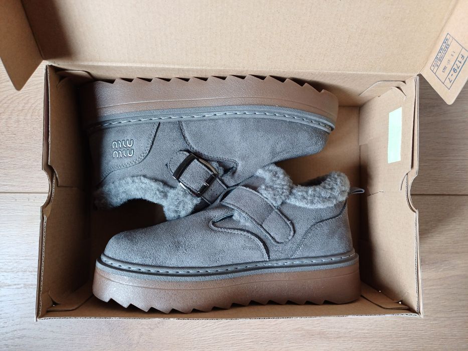 Ботинки Miu miu   новые 38 размер