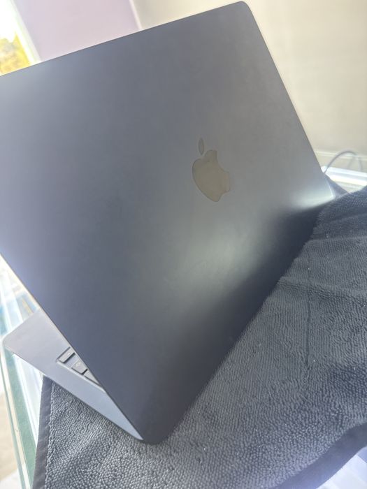 Makbook M2 accumilyator 100%