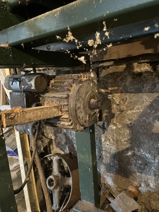 Монофазен дърводелски струг с копир