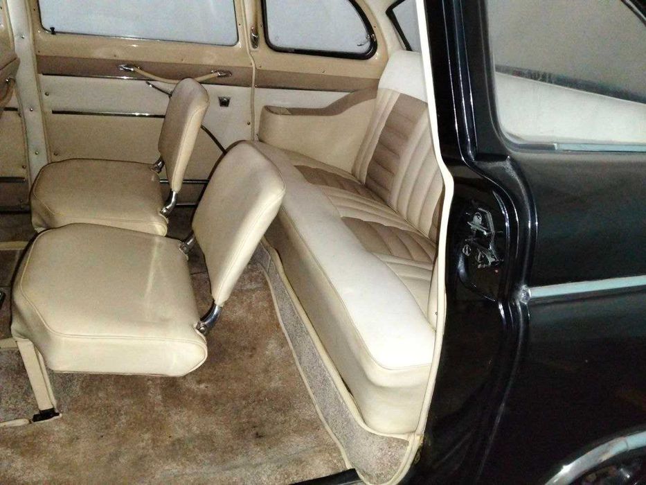 Автомобиль ГАЗ - 13 Чайка 1970 г Черная