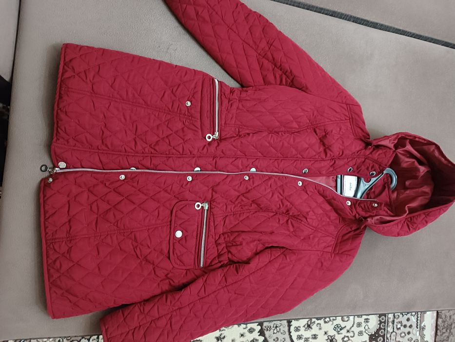 Продам женскую куртку