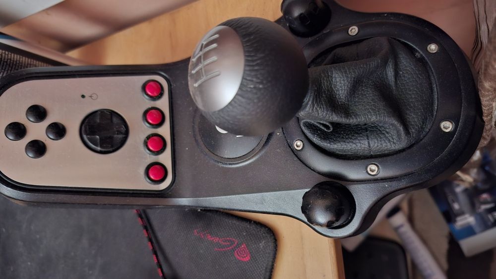 Волан logitech g27+shifter+спортен волан