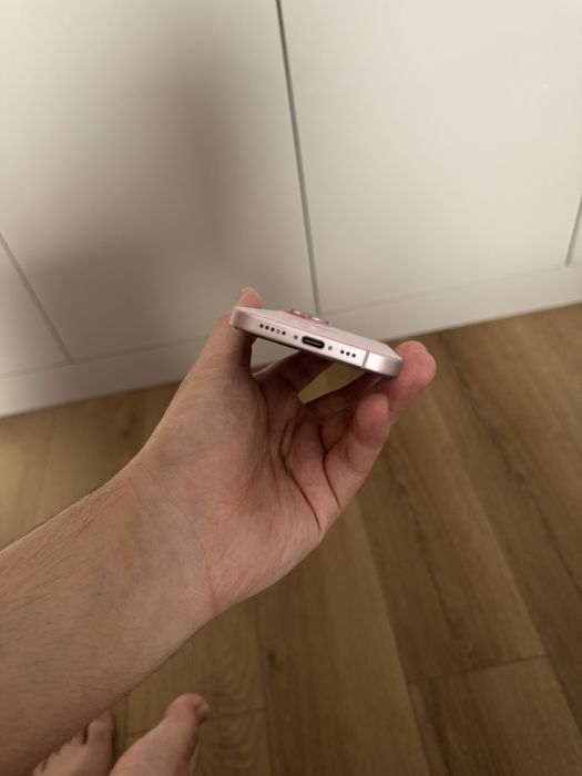 Продам iphone 15 розовый 256 gb