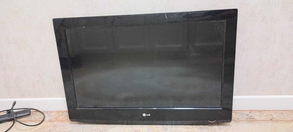 Телевизор LG 81 см